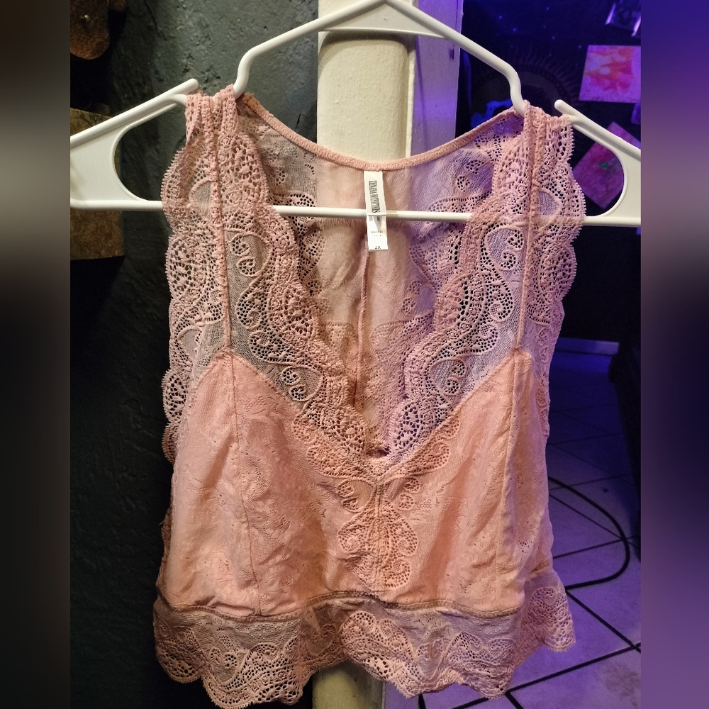 Zenana outfitters pink lace bralette size 2XL
